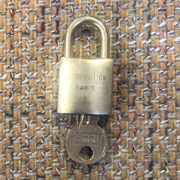 Vintage LV Louis Vuitton Padlock Lock & Key 229 - Picture 7 of 12